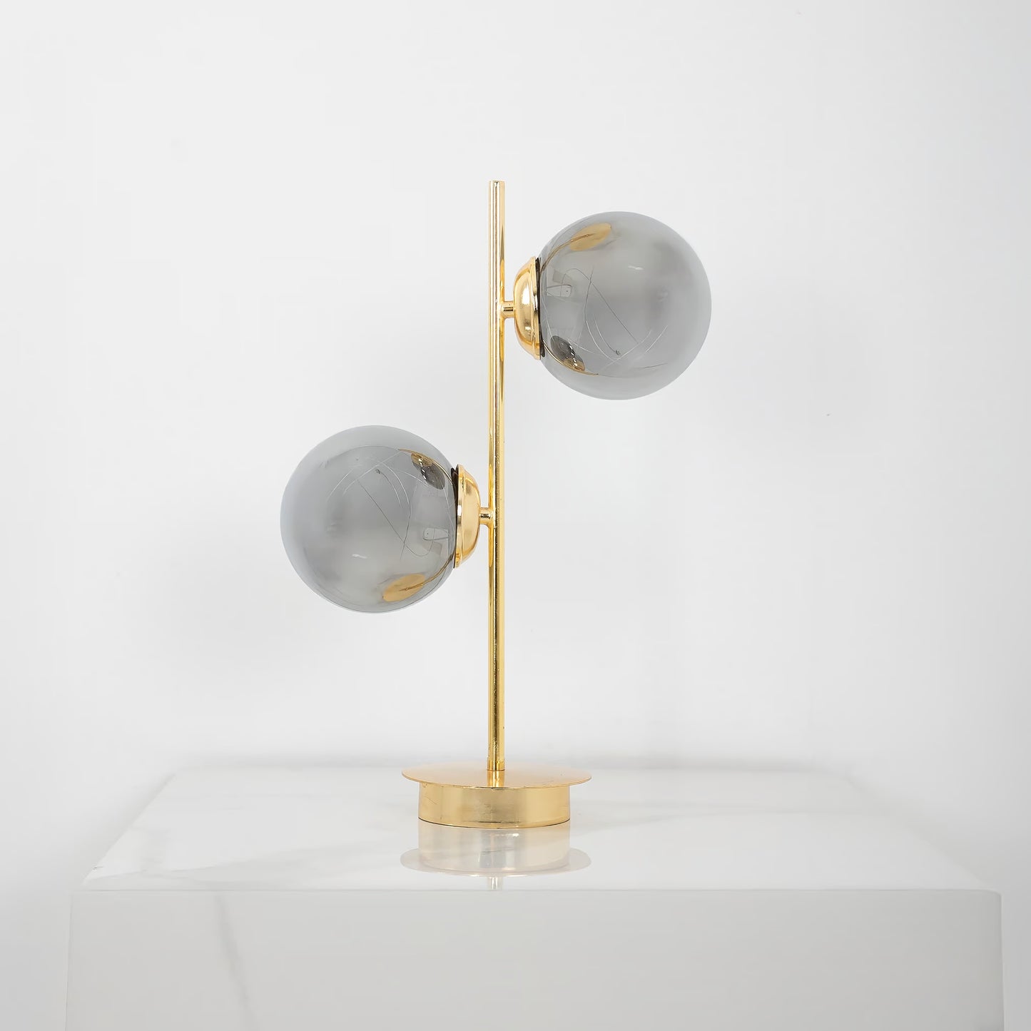 مصباح طاولة أوفيرو