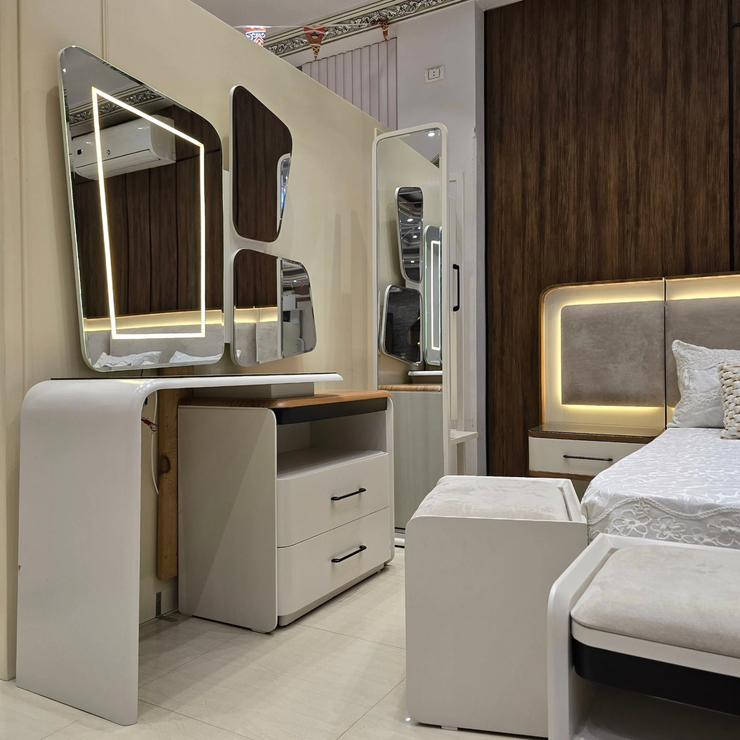 Belor Bedroom Set-D13