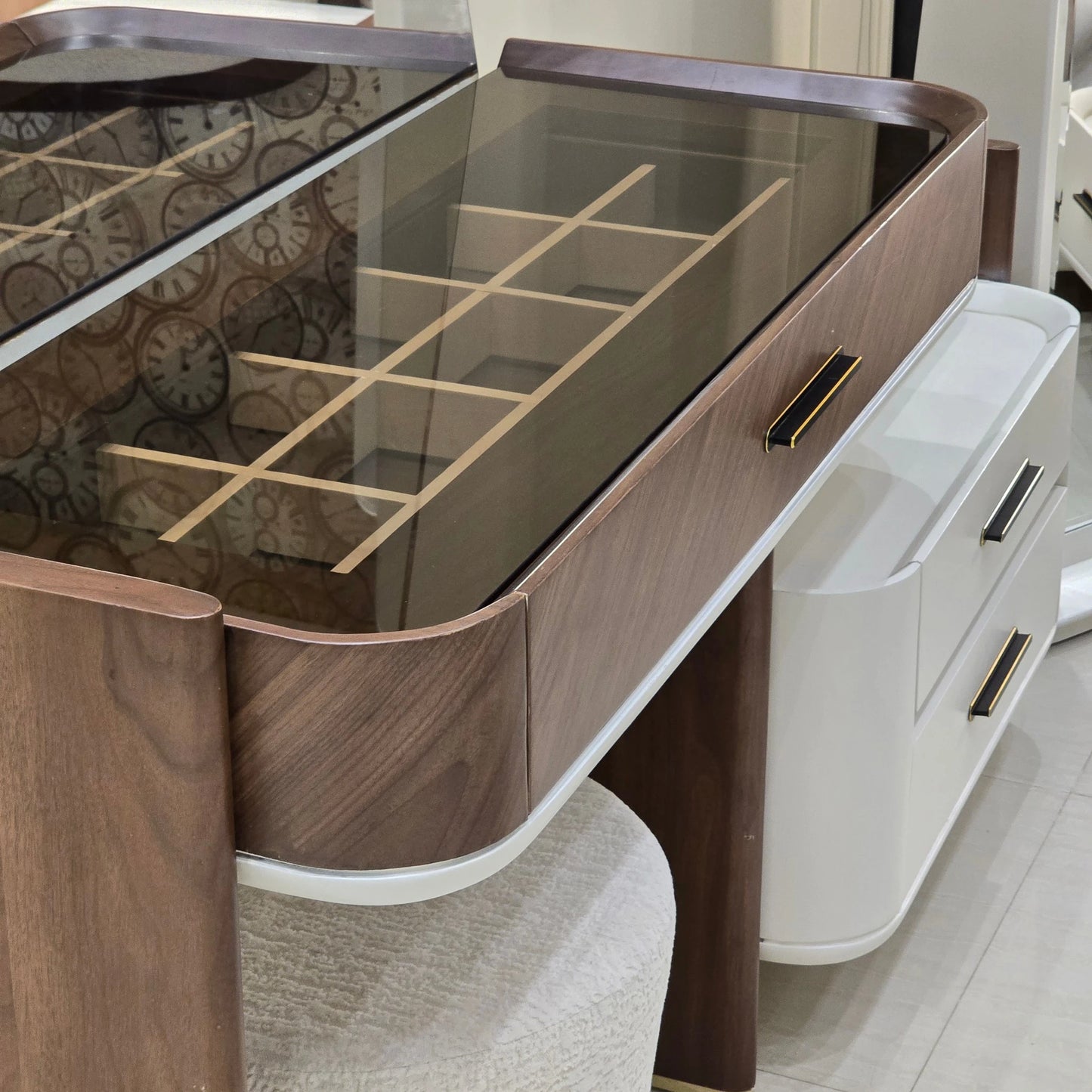 Tavin Bedroom Set-D14