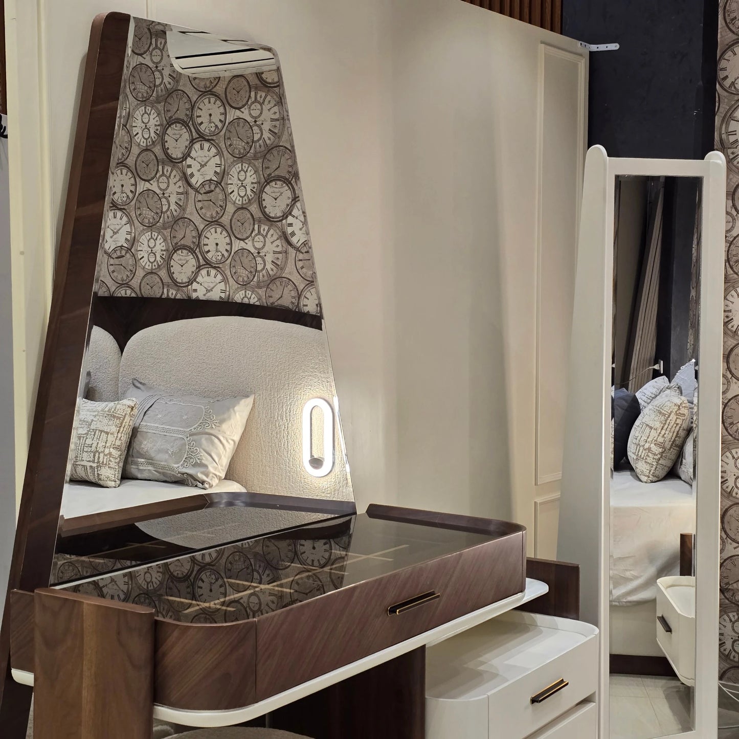 Tavin Bedroom Set-D14