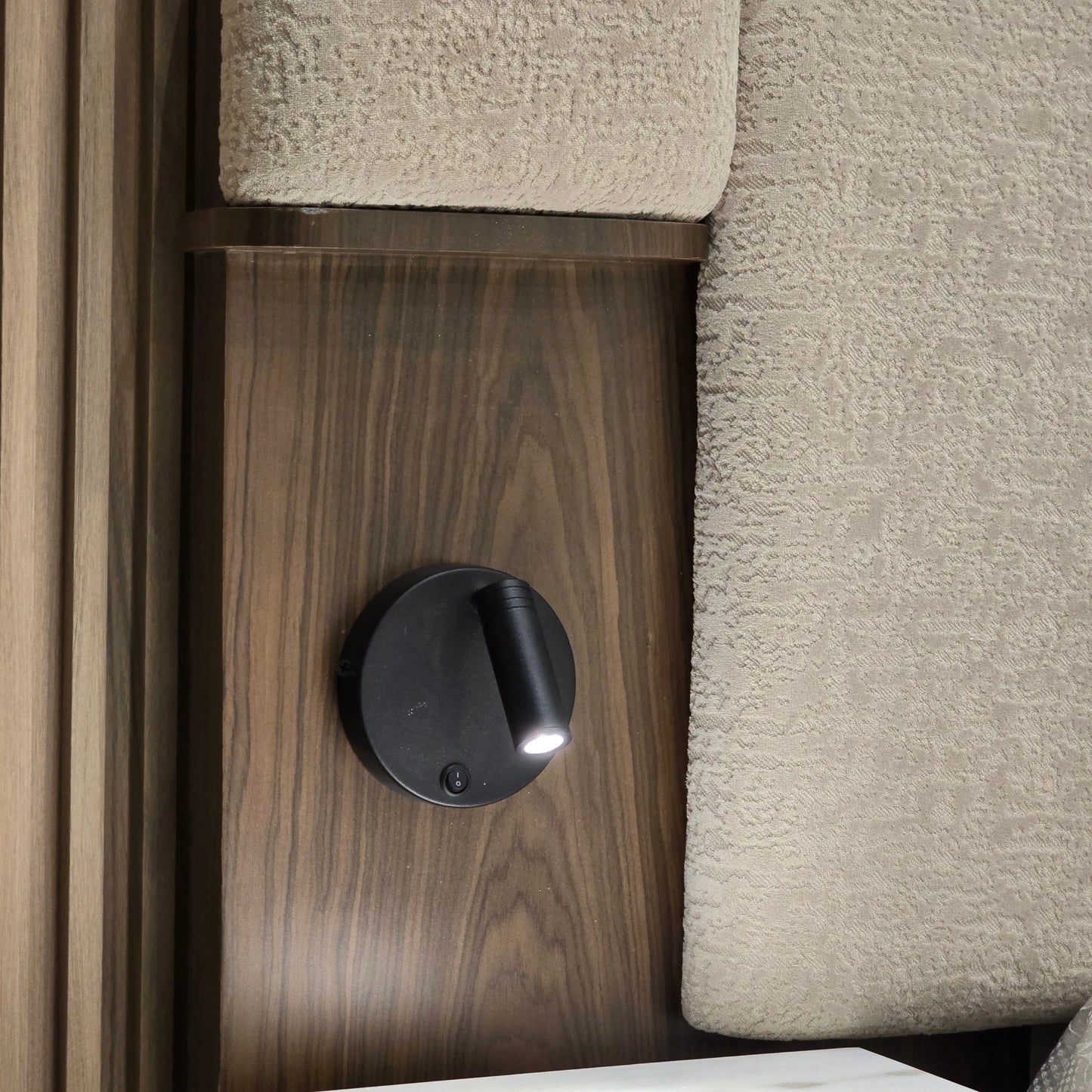 Zevon Bedroom Set-D16