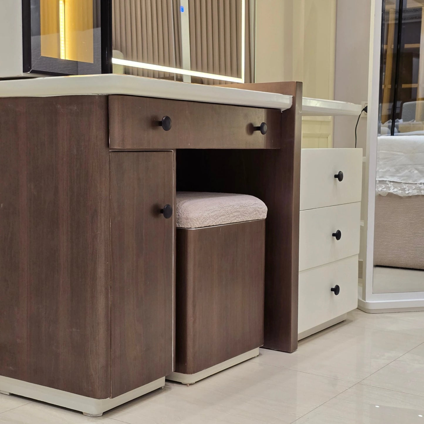 Liora Bedroom Set-D18