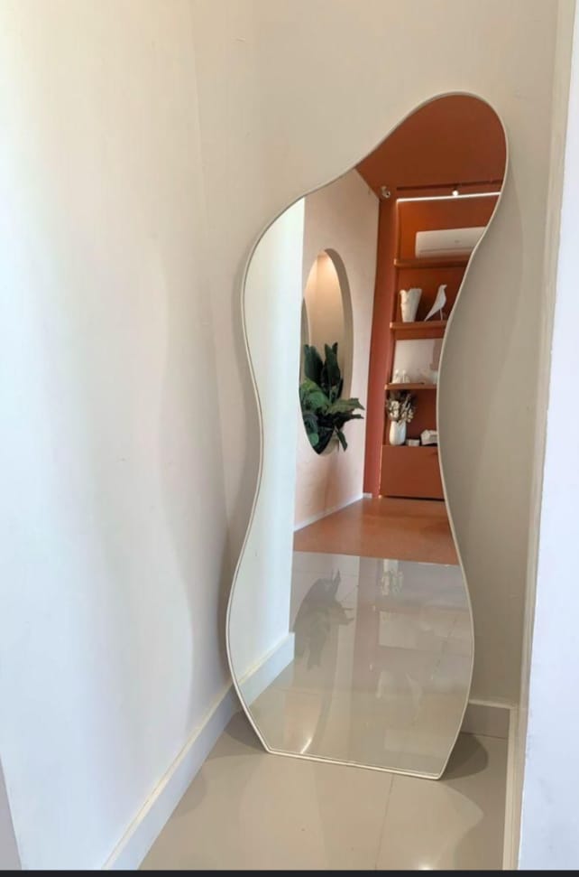 Dan Mirror